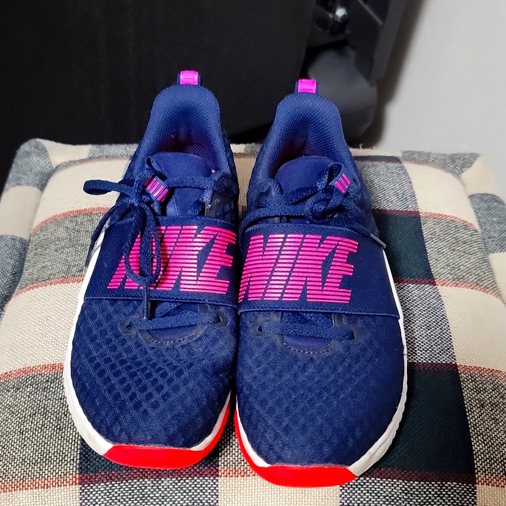 Women's nike Renew
